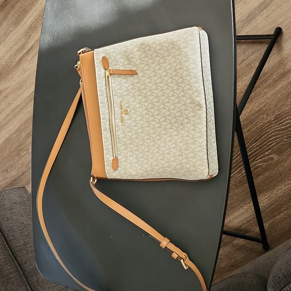Gently used Michael Kors Crossbody